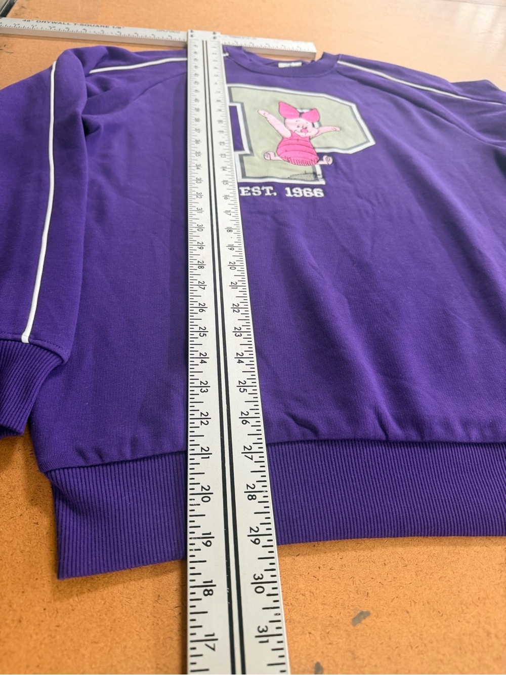 Disney - Purple Graphic Piglet Sweatshirt size M - Picture 4 of 9